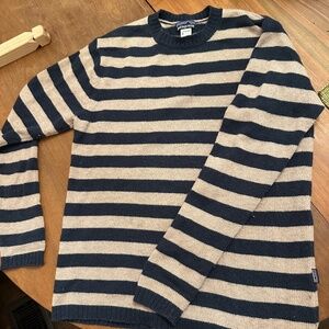 Patagonia Men’s sweater size Medium